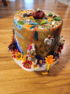 Ceramic sculpture called Cake by Sona Knox